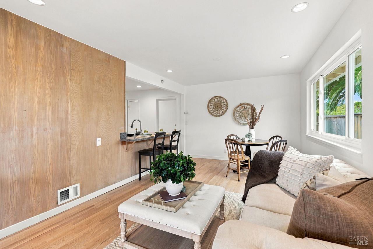 29 Tradewind Passage Corte Madera CA 94925