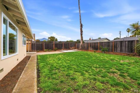 29 Tradewind Passage Corte Madera CA 94925