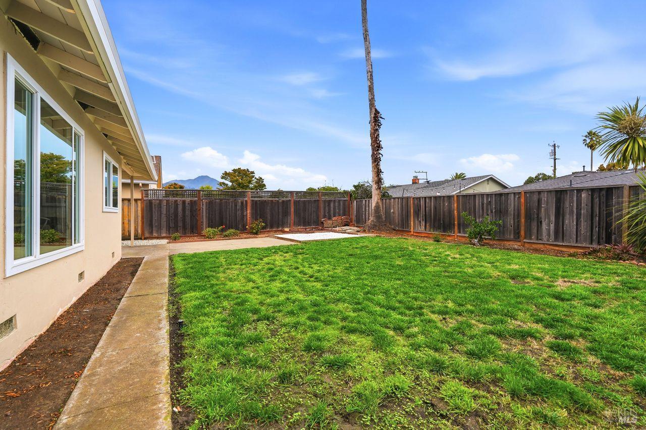 29 Tradewind Passage Corte Madera CA 94925