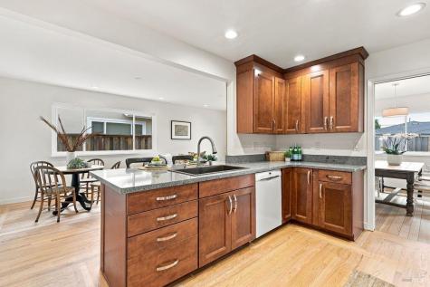 29 Tradewind Passage Corte Madera CA 94925