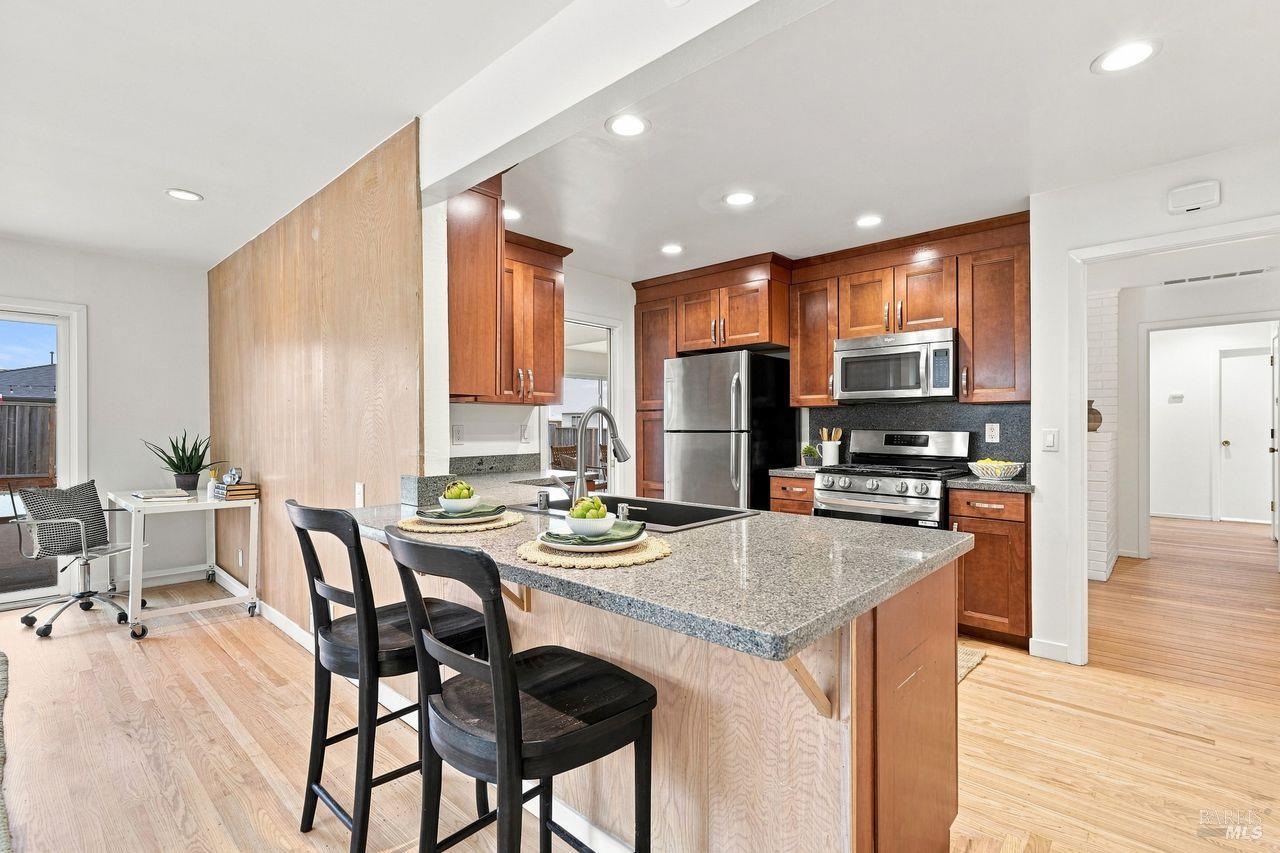 29 Tradewind Passage Corte Madera CA 94925