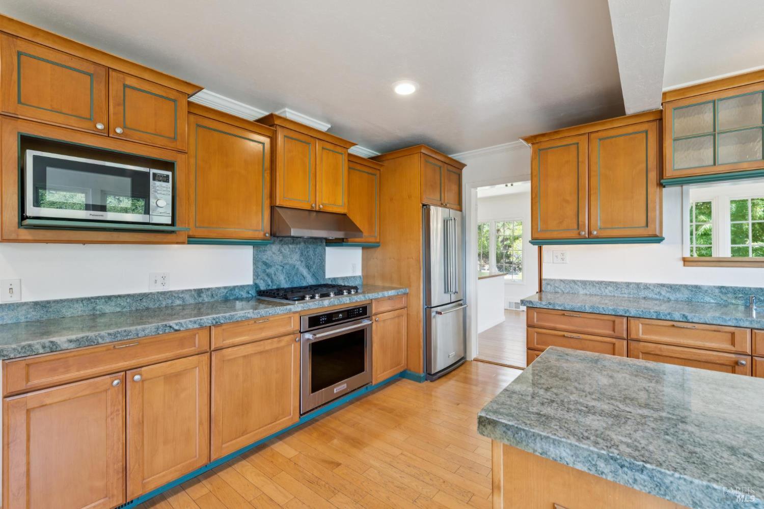 2 Michael Way San Anselmo CA 94960