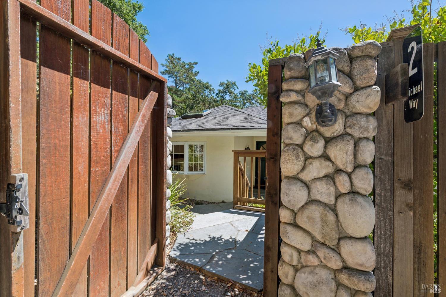 2 Michael Way San Anselmo CA 94960
