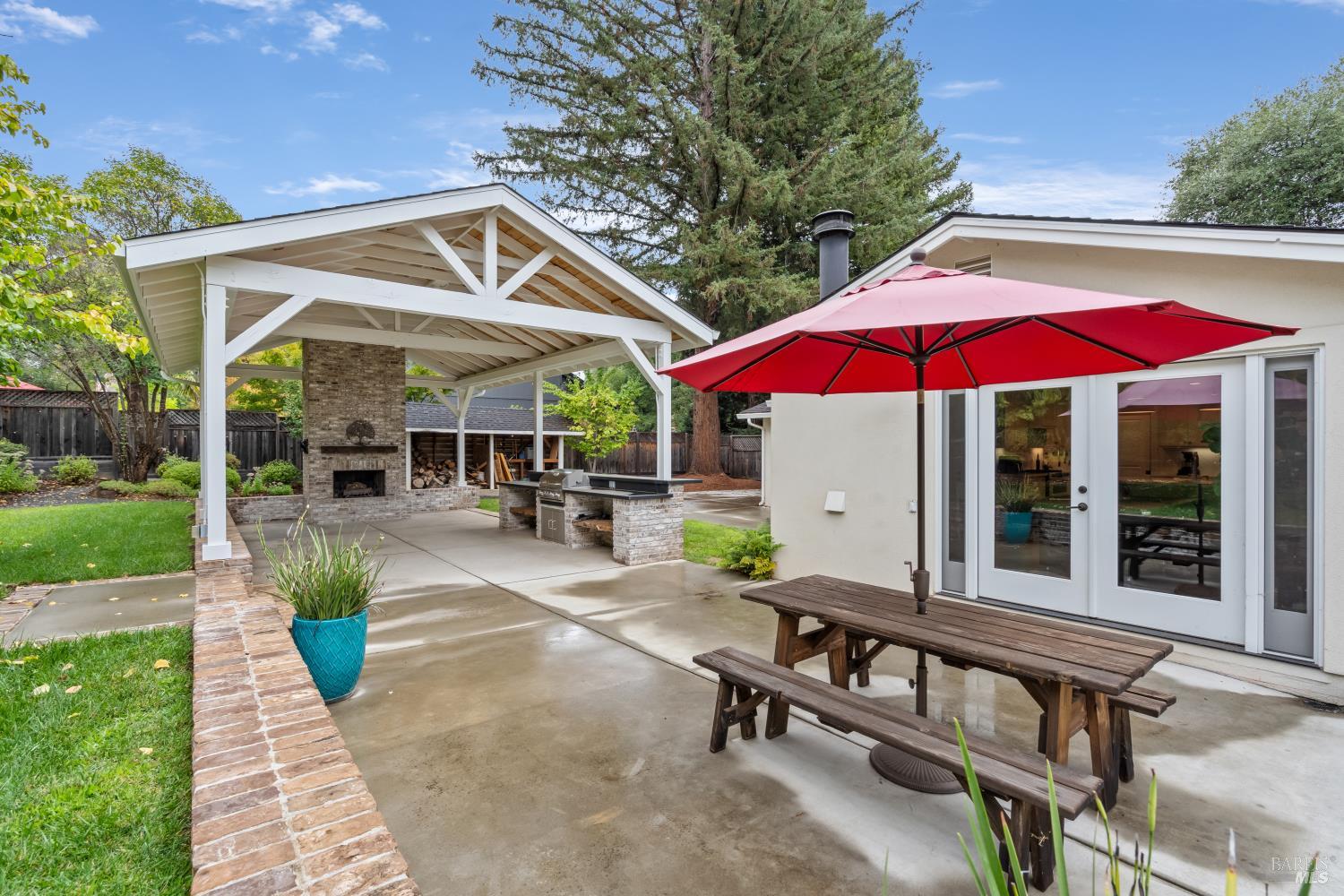1310 Chateau Place Ukiah CA 95482