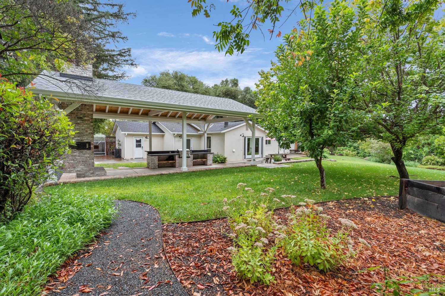 1310 Chateau Place Ukiah CA 95482