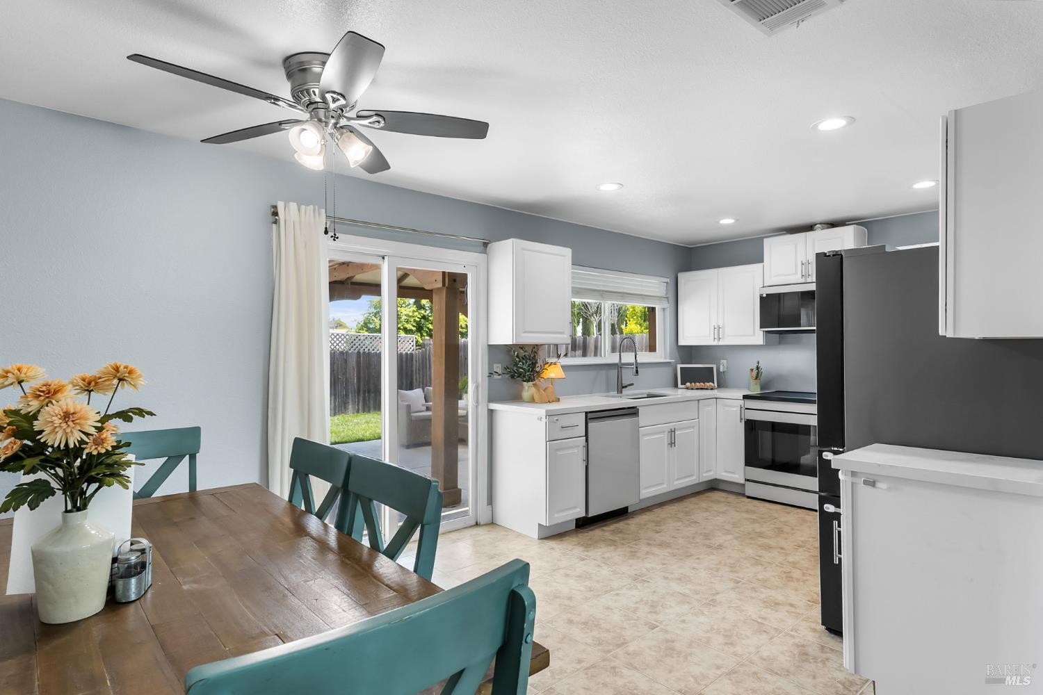 387 Colonial Circle Vacaville CA 95687