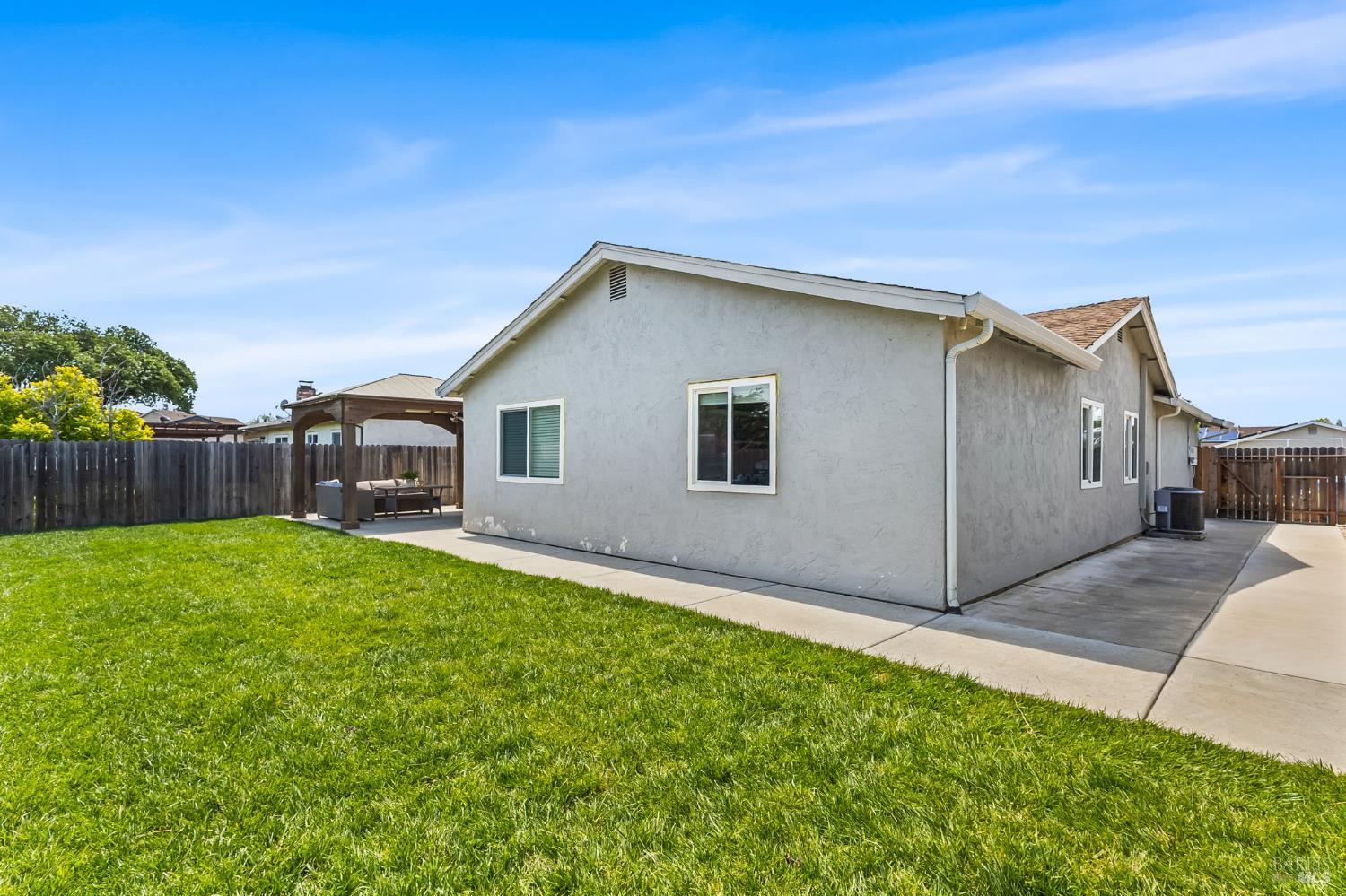 387 Colonial Circle Vacaville CA 95687
