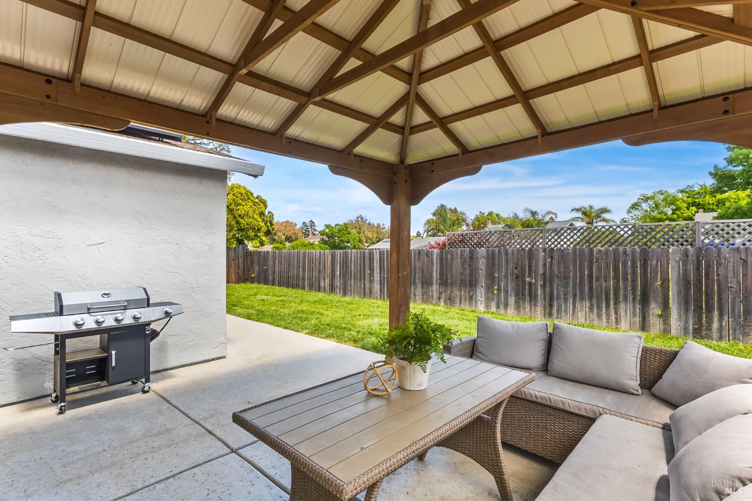 387 Colonial Circle Vacaville CA 95687