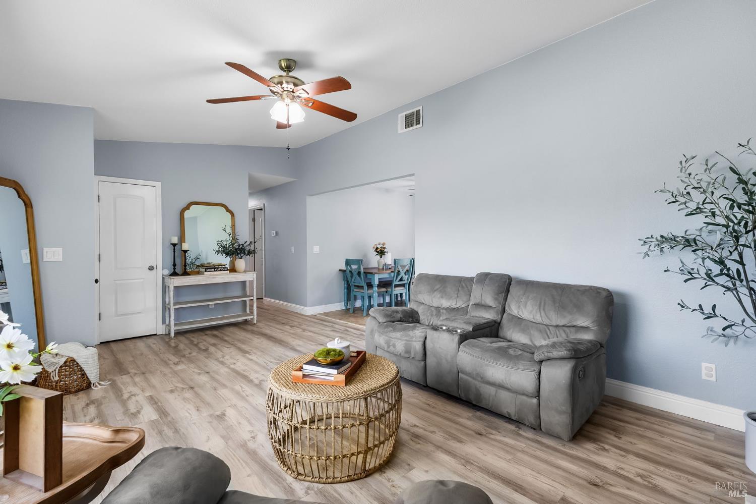 387 Colonial Circle Vacaville CA 95687