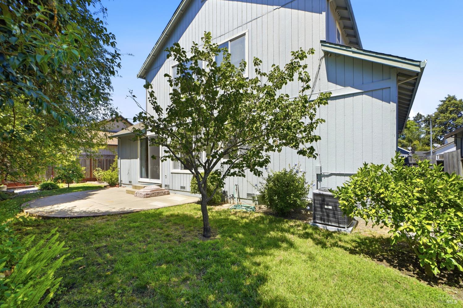 1476 Hughes Avenue Santa Rosa CA 95407