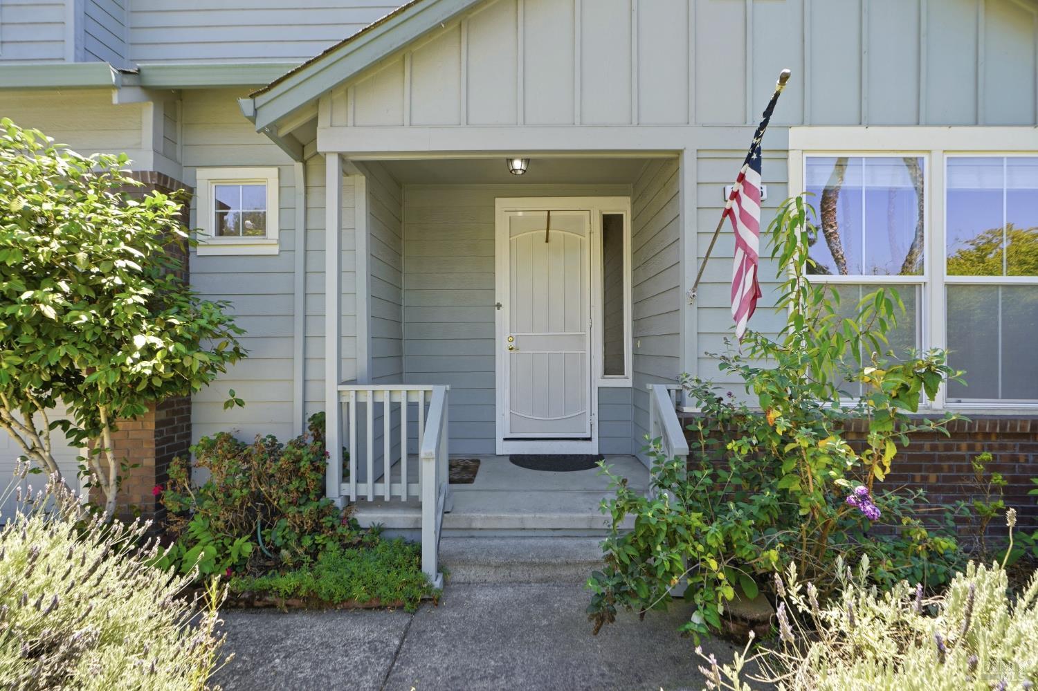 1476 Hughes Avenue Santa Rosa CA 95407