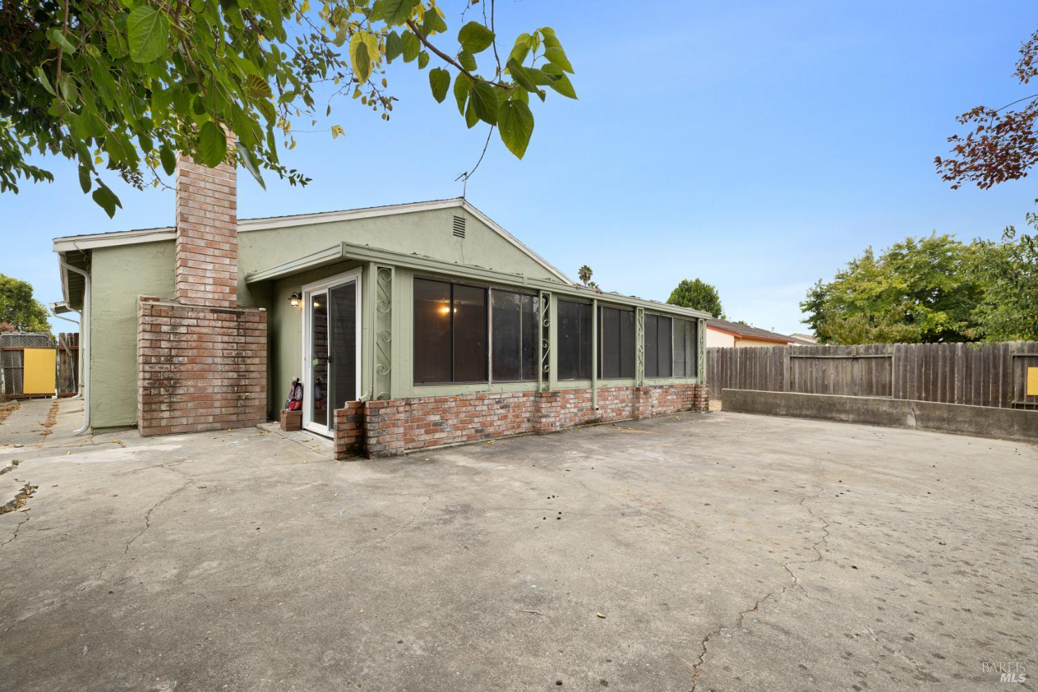 166 Delta Circle Vallejo CA 94589