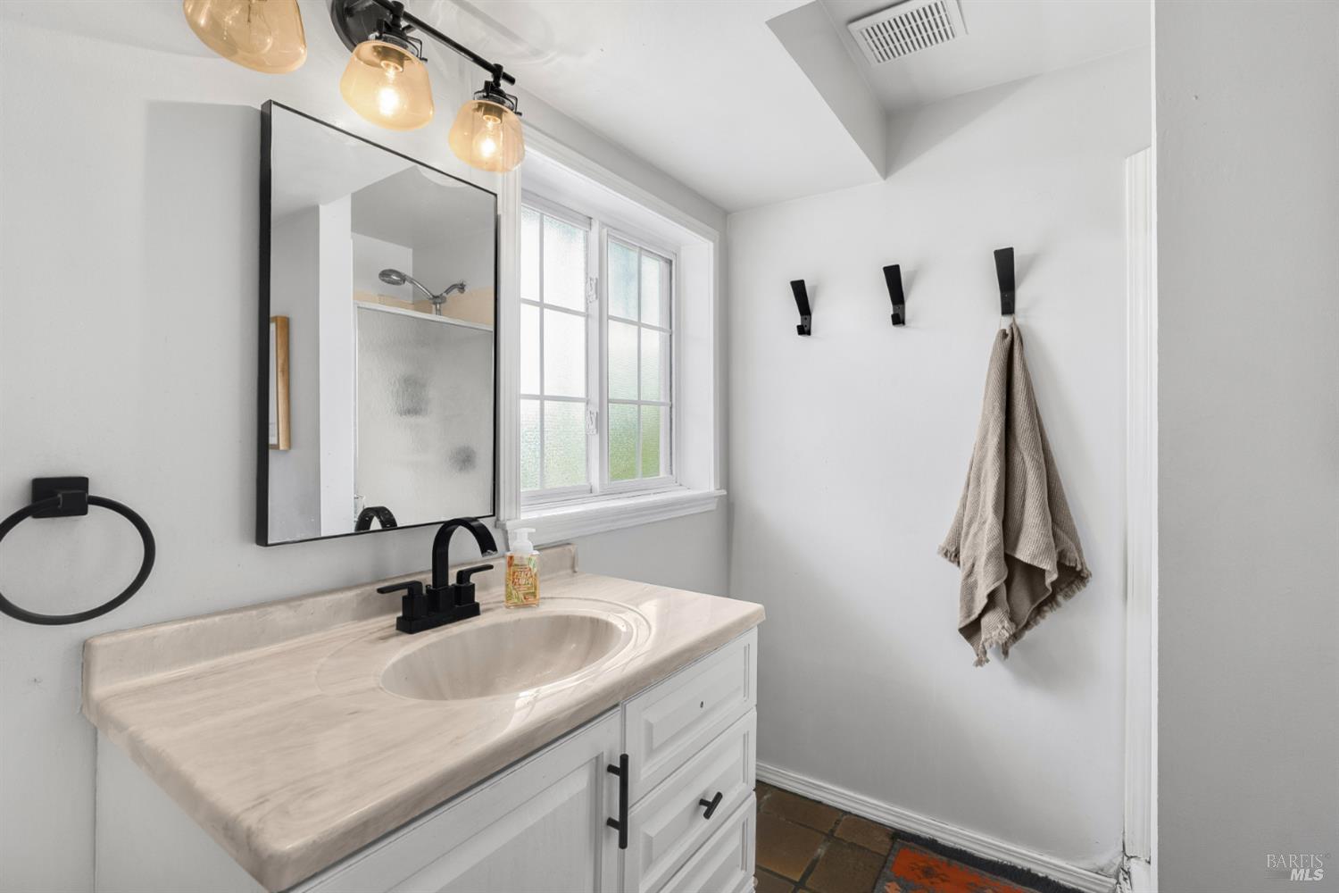 60 Clovercrest Drive Cloverdale CA 95425