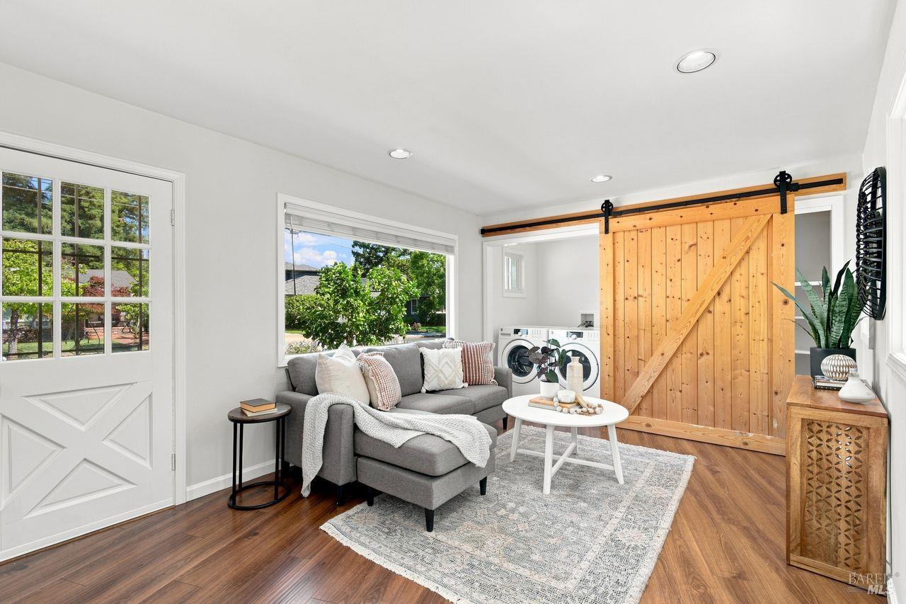 2044 Hawthorne Court Santa Rosa CA 95404