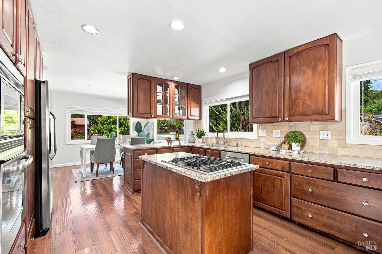 2044 Hawthorne Court Santa Rosa CA 95404