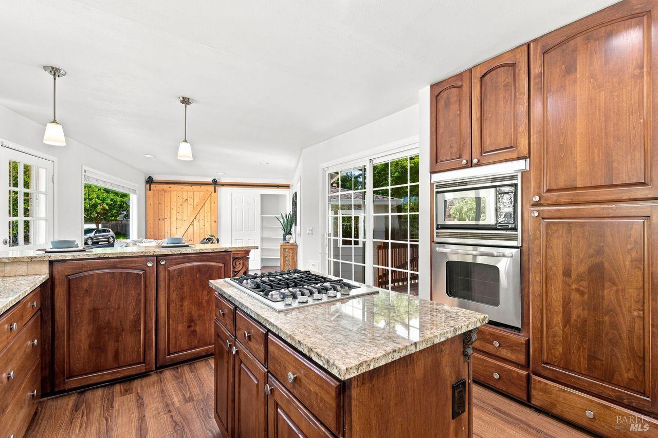 2044 Hawthorne Court Santa Rosa CA 95404