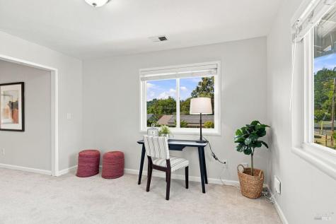 2044 Hawthorne Court Santa Rosa CA 95404