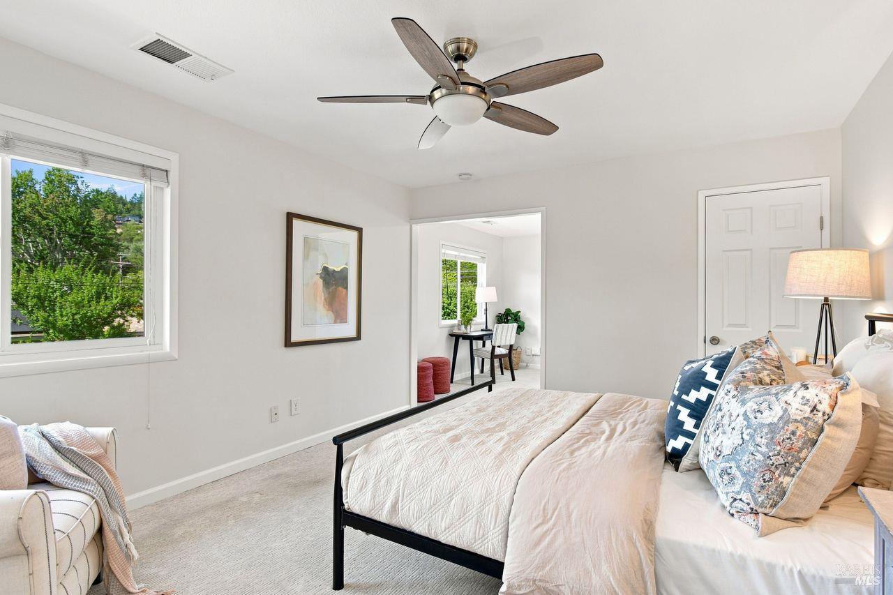 2044 Hawthorne Court Santa Rosa CA 95404