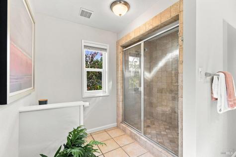 2044 Hawthorne Court Santa Rosa CA 95404