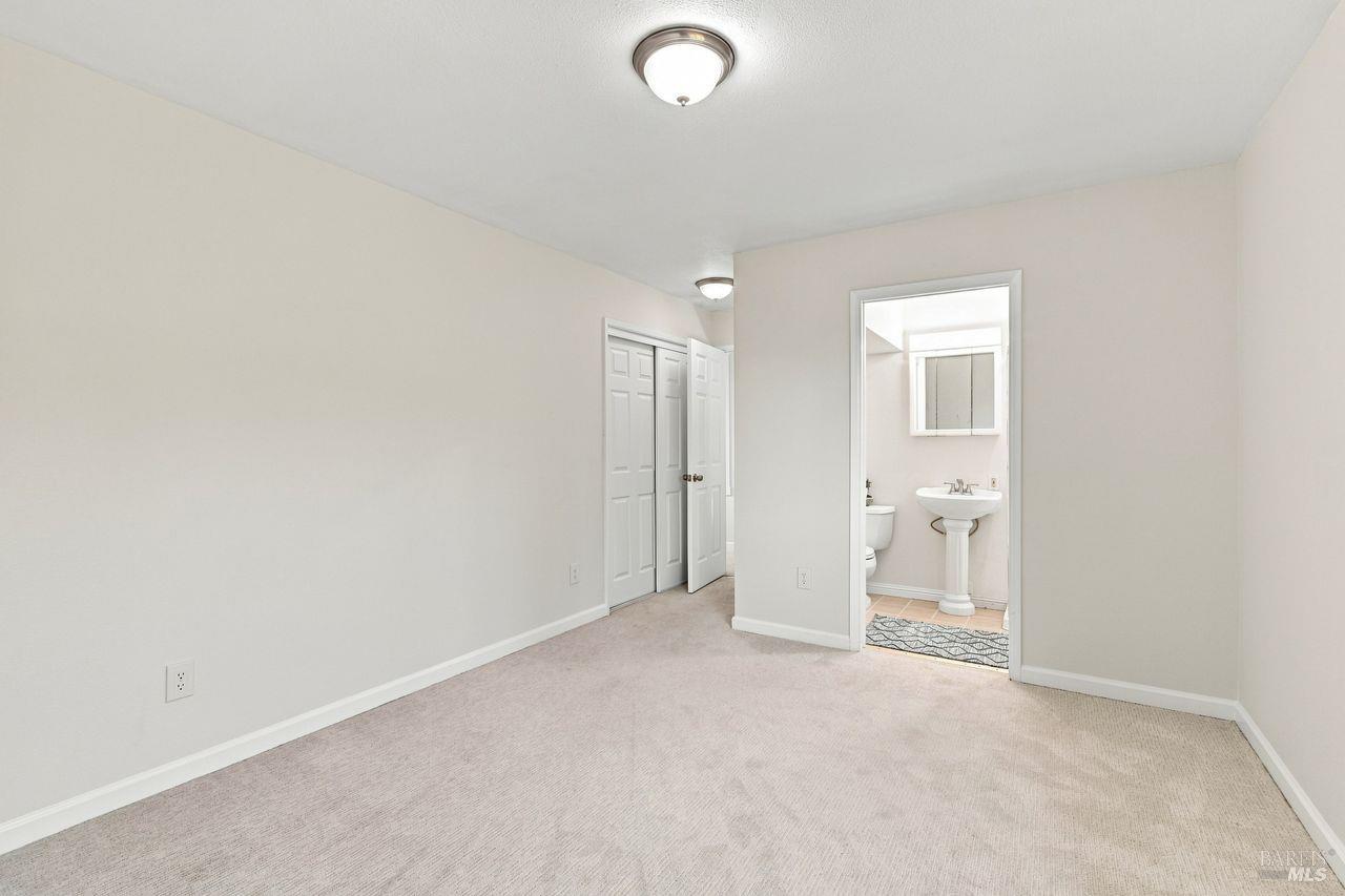 2044 Hawthorne Court Santa Rosa CA 95404