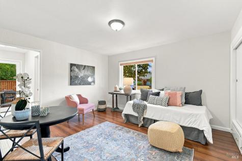 2044 Hawthorne Court Santa Rosa CA 95404