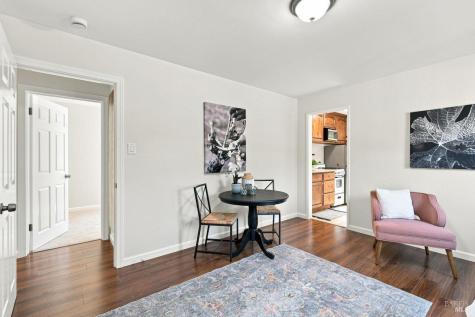 2044 Hawthorne Court Santa Rosa CA 95404