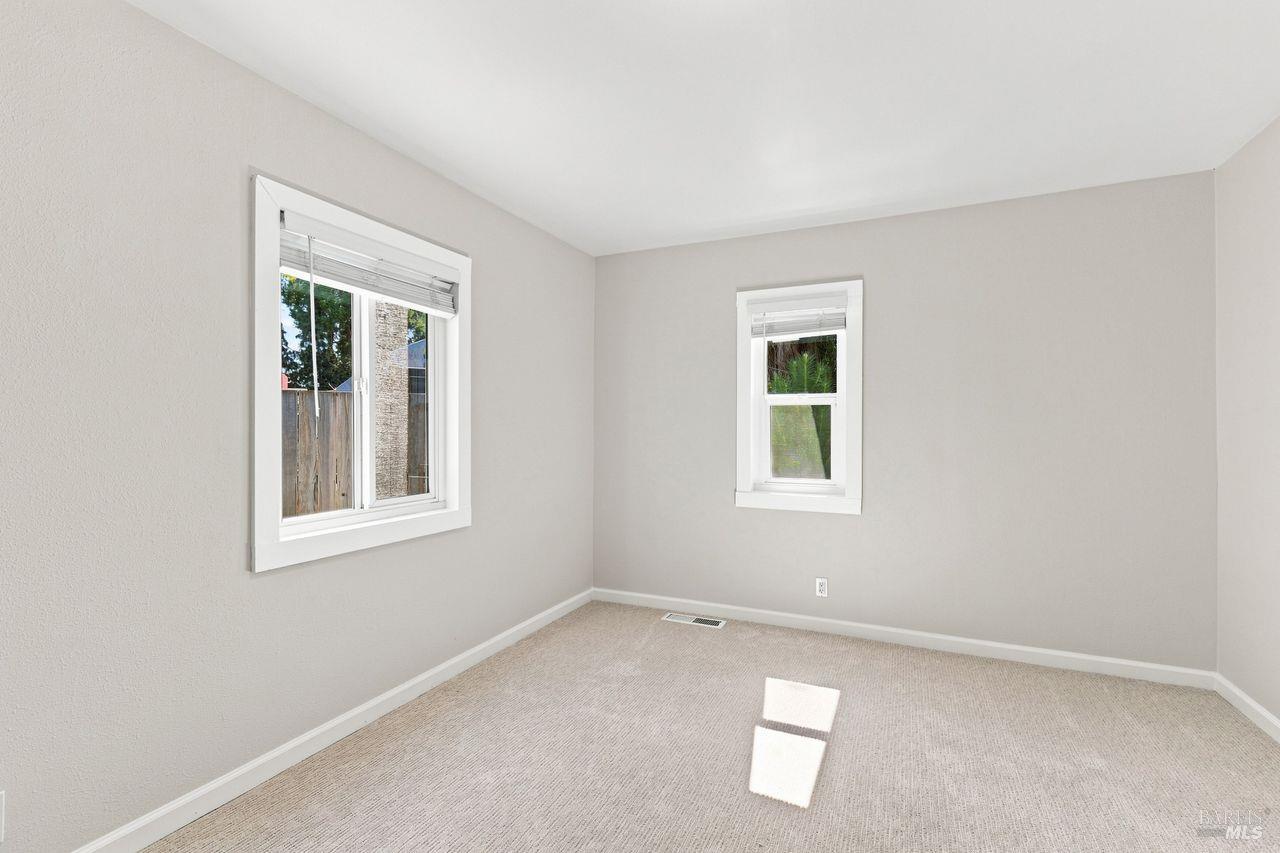 2044 Hawthorne Court Santa Rosa CA 95404