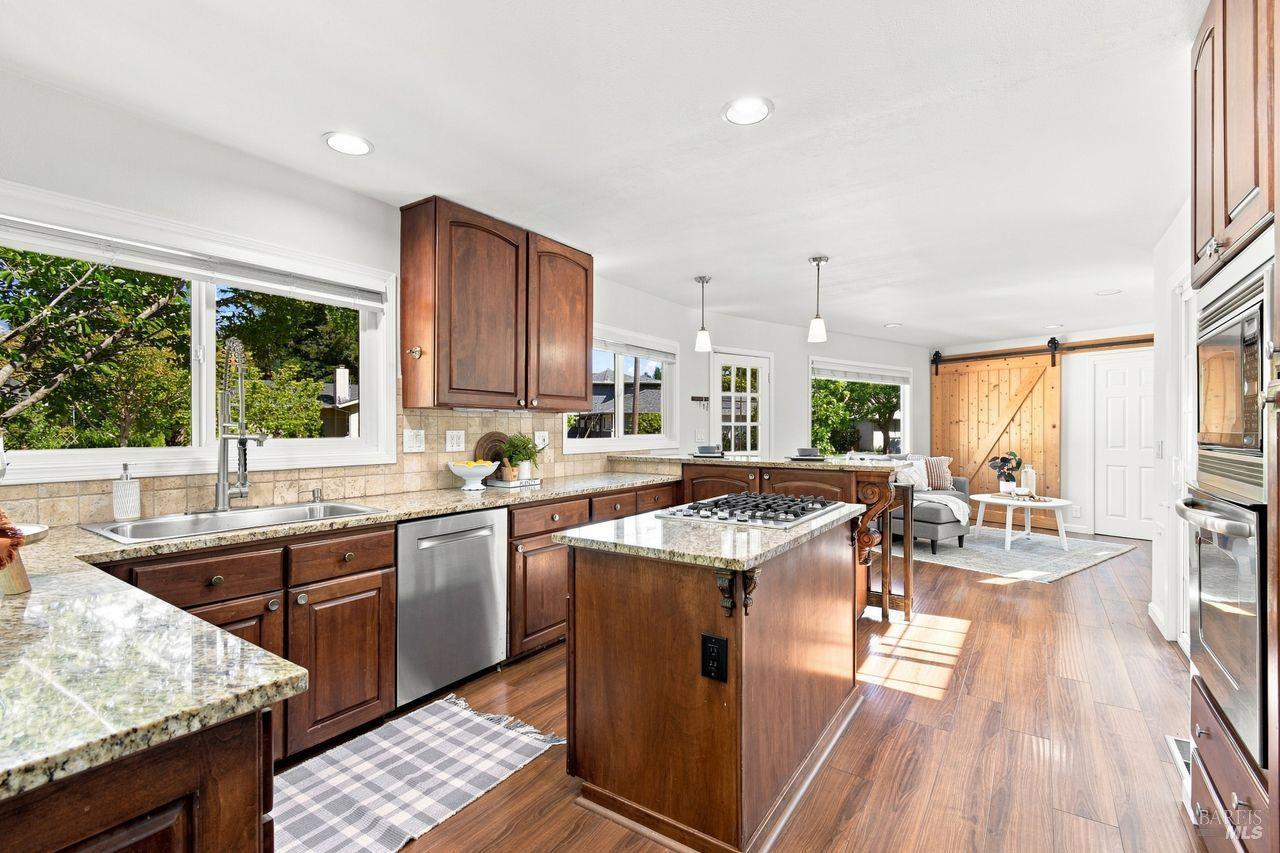 2044 Hawthorne Court Santa Rosa CA 95404