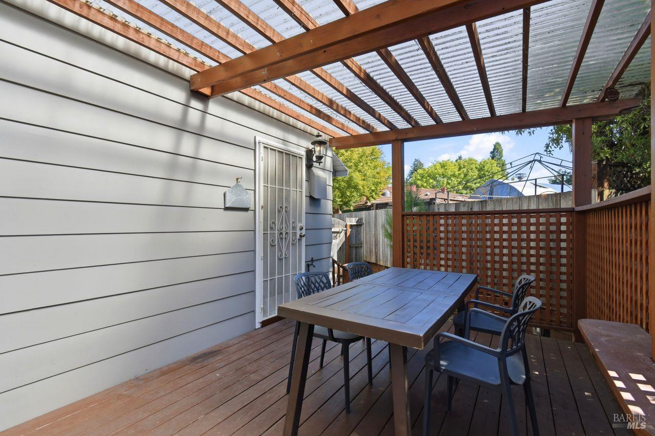 2044 Hawthorne Court Santa Rosa CA 95404