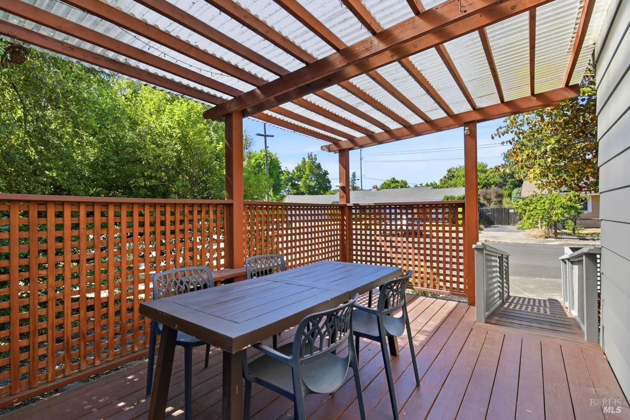 2044 Hawthorne Court Santa Rosa CA 95404