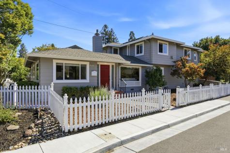 2044 Hawthorne Court Santa Rosa CA 95404