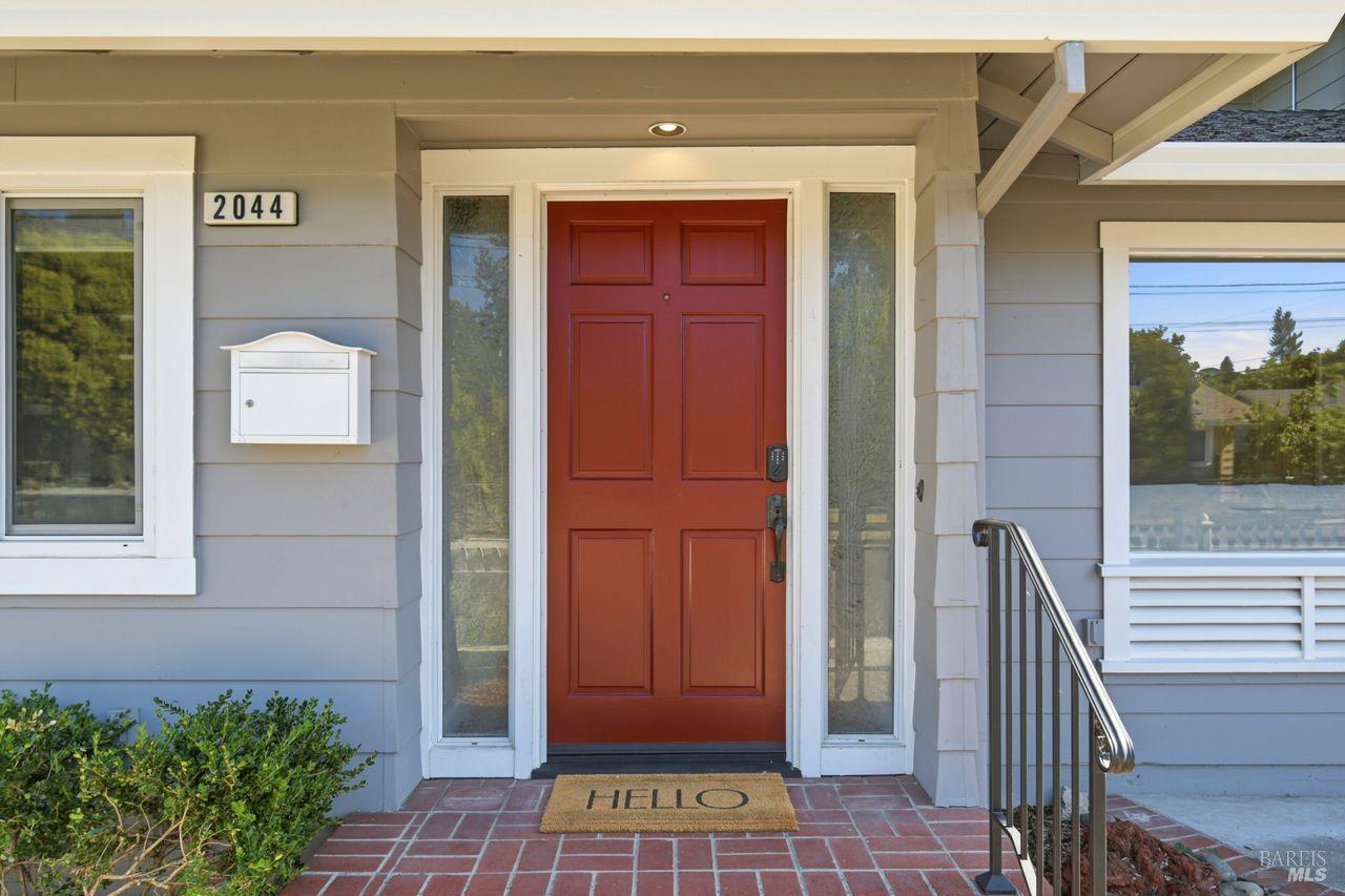 2044 Hawthorne Court Santa Rosa CA 95404