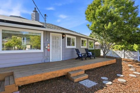2044 Hawthorne Court Santa Rosa CA 95404