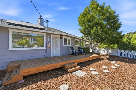 2044 Hawthorne Court Santa Rosa CA 95404