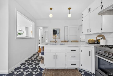 2211 Humboldt Street Santa Rosa CA 95404