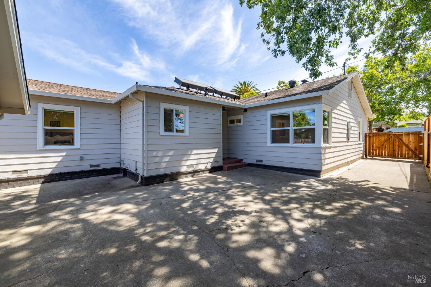 2211 Humboldt Street Santa Rosa CA 95404
