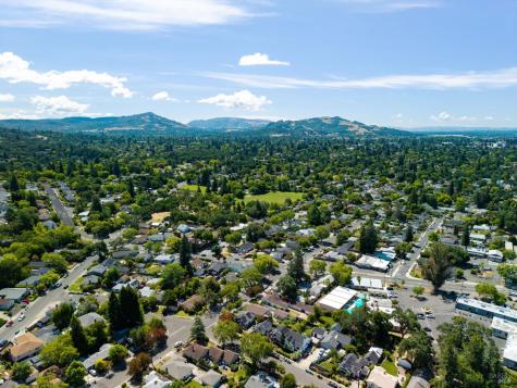 2211 Humboldt Street Santa Rosa CA 95404