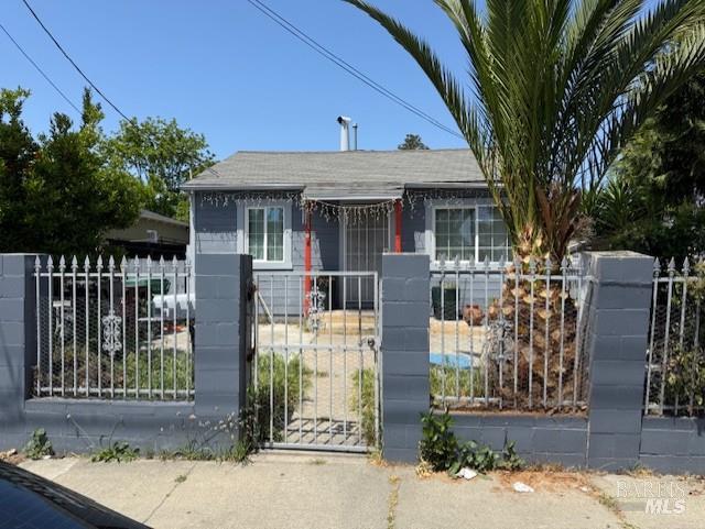697 Nevada Street Oakland CA 94603