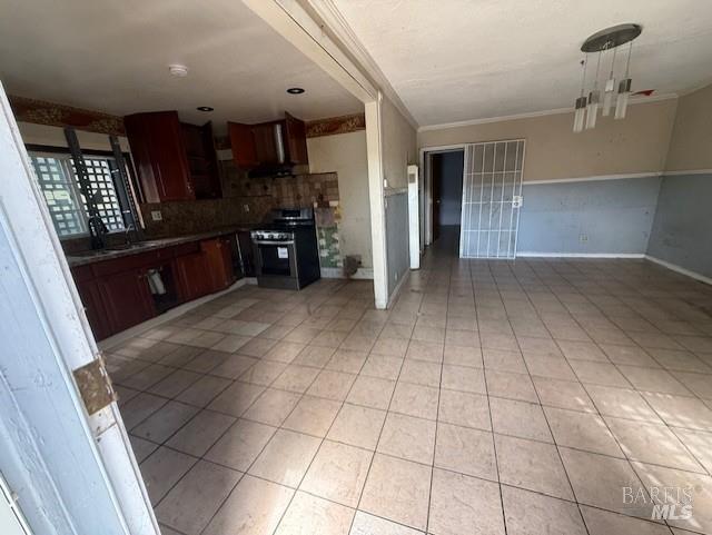 697 Nevada Street Oakland CA 94603
