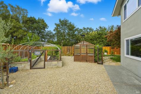 26 Brassie Court Novato CA 94949