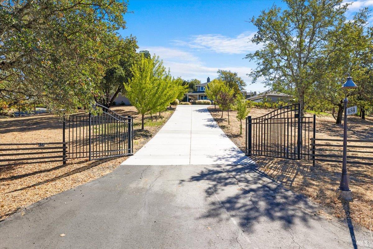 434 Alexander Valley Road Healdsburg CA 95448