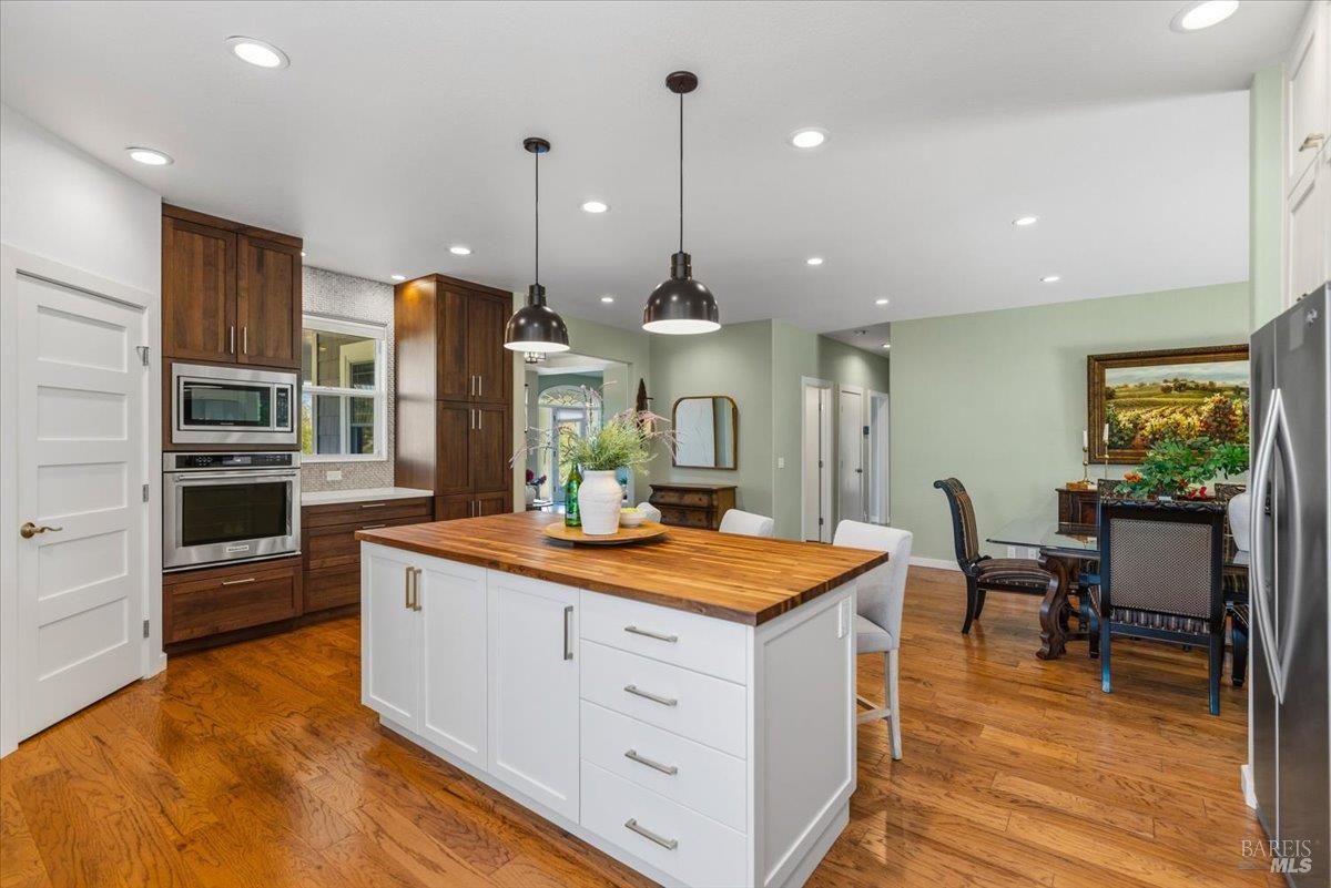 434 Alexander Valley Road Healdsburg CA 95448