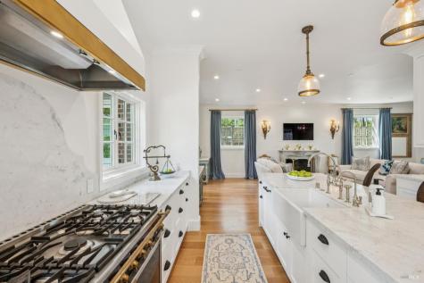 853 D Street Petaluma CA 94952