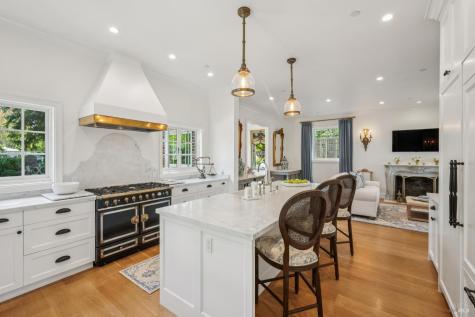 853 D Street Petaluma CA 94952