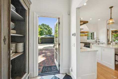 853 D Street Petaluma CA 94952