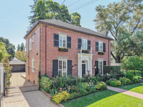 853 D Street Petaluma CA 94952