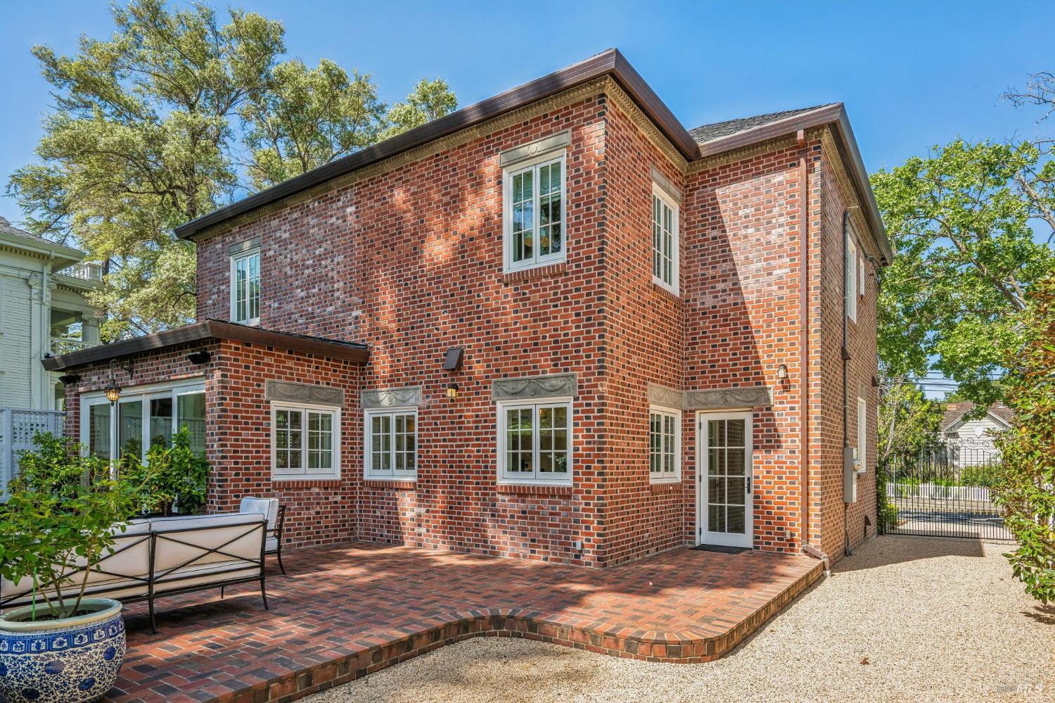 853 D Street Petaluma CA 94952