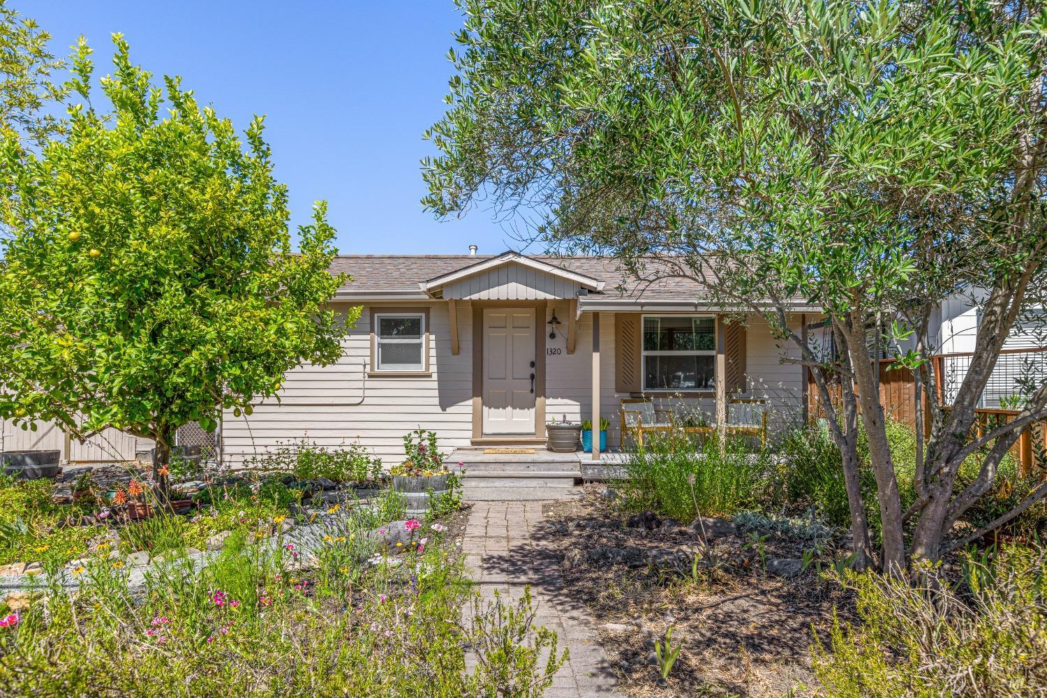 1320 Deturk Avenue Santa Rosa CA 95404