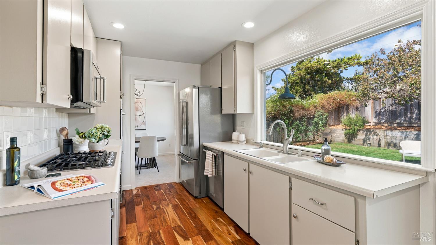 423 Donner Avenue Petaluma CA 94954