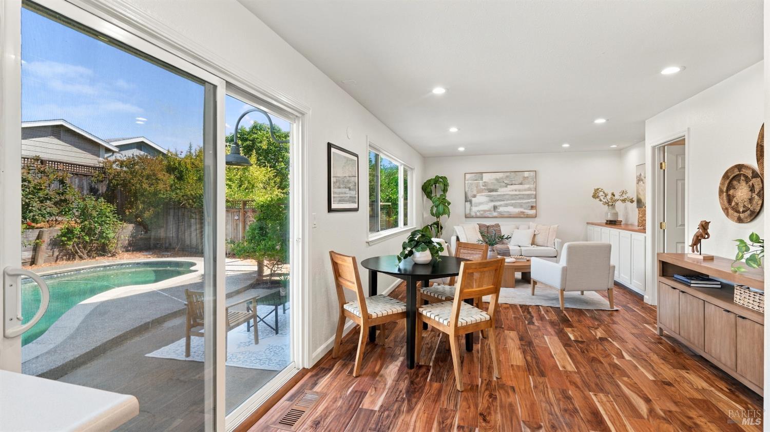 423 Donner Avenue Petaluma CA 94954